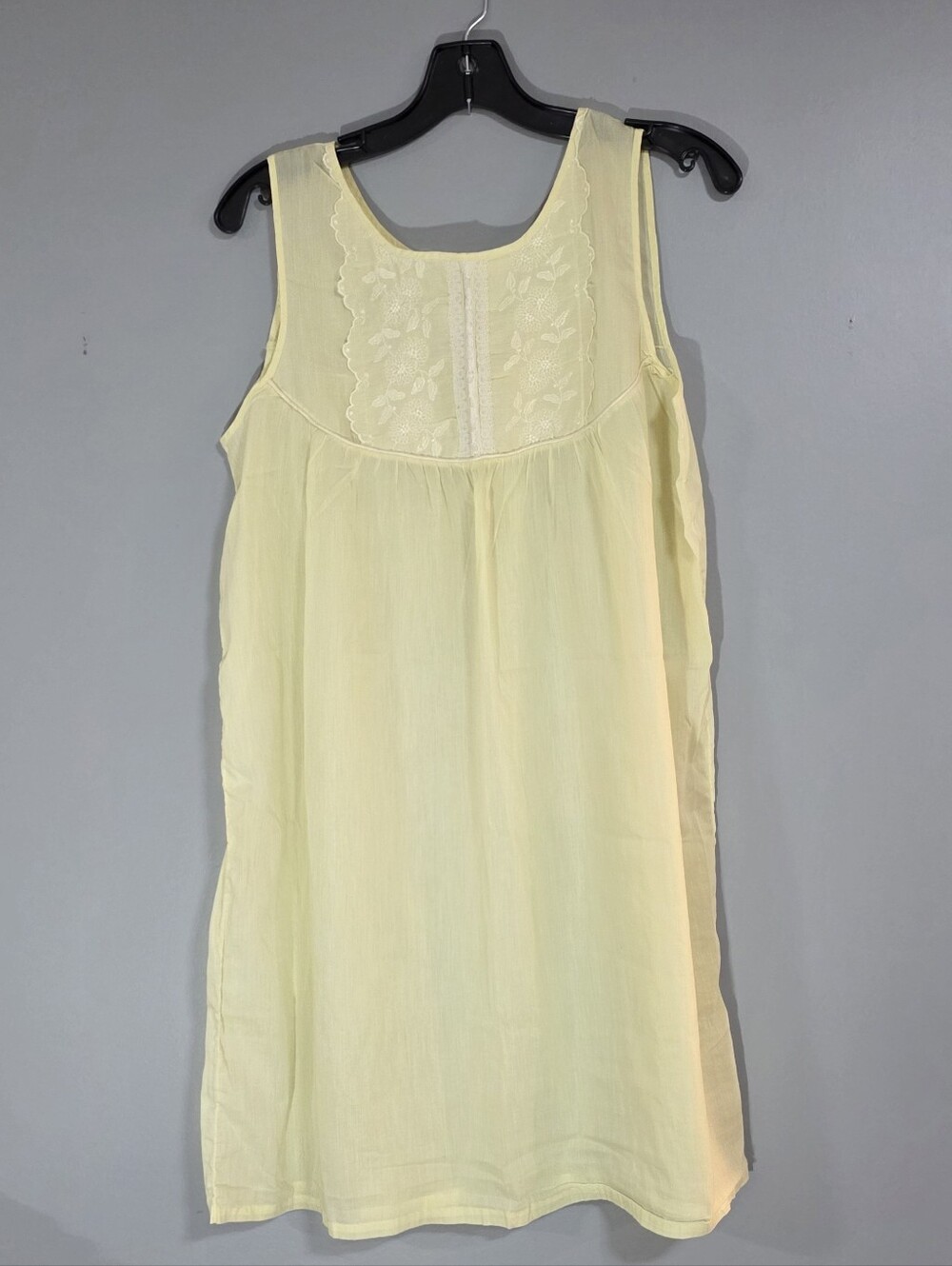 Vintage Light Yellow Sleeveless Lace Yoke Nightgown Shift Dress